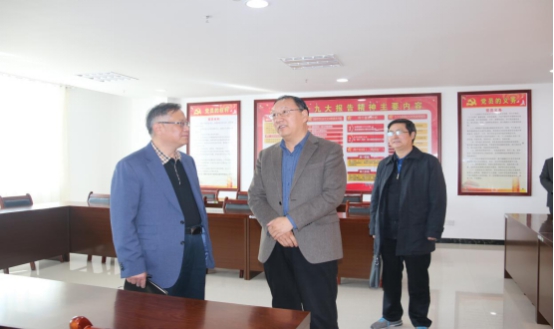 省委常委、省總工會主席馬吉孝等一行蒞臨青海物產(chǎn)集團公司視察，調(diào)研指導(dǎo)道路貨運企業(yè)建會、貨運司機入會等工作